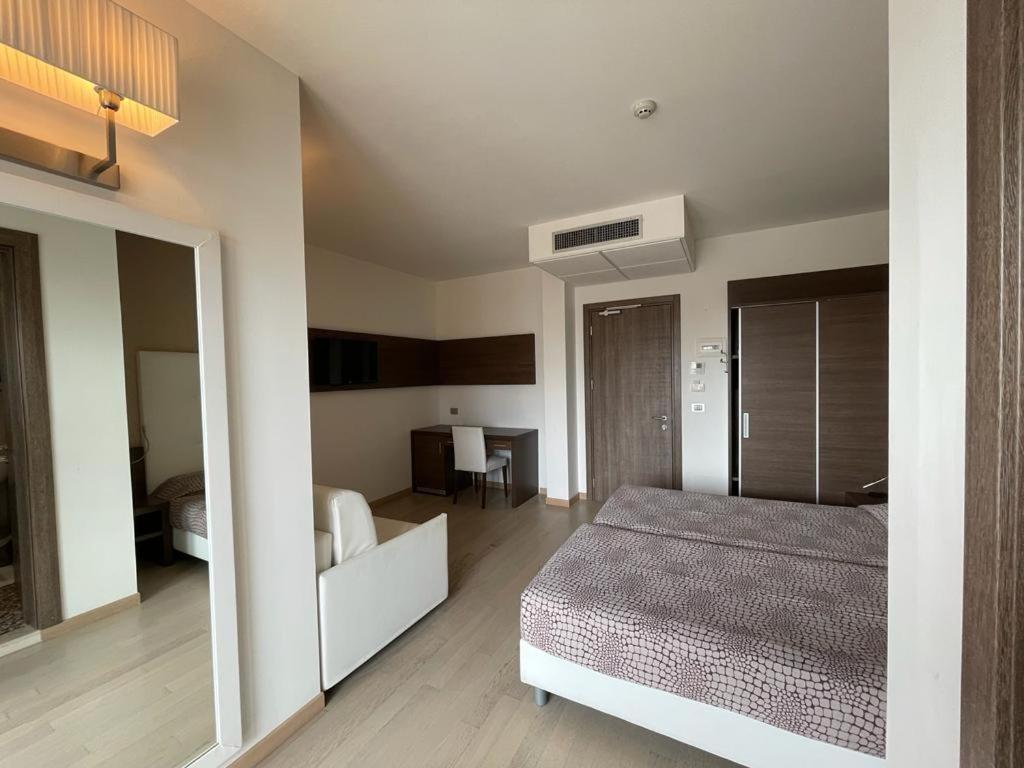 Hotel Italy Bibione Exterior foto