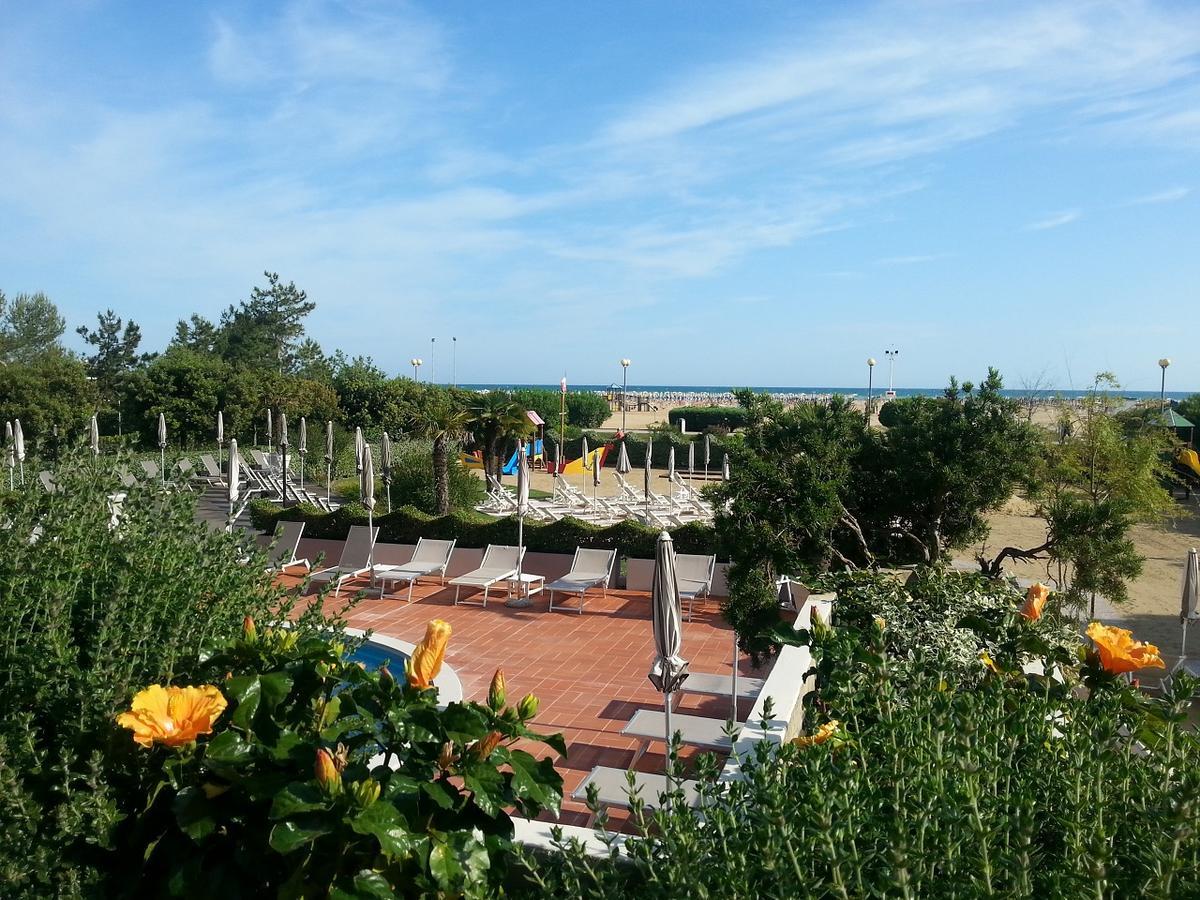 Hotel Italy Bibione Exterior foto