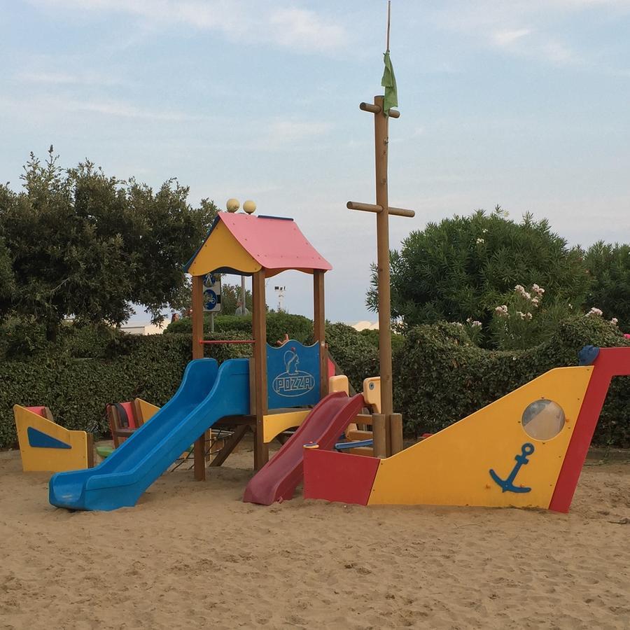 Hotel Italy Bibione Exterior foto